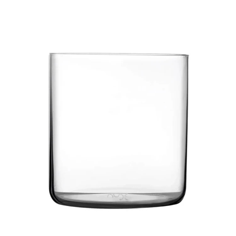 Minimalistyczna szklanka barowa Nude Rocks 300 ml opis: Nowoczesna i stylowa szklanka barmańska Nude Rocks – doskonały wybór dla profesjonalnych barmanów i koneserów whisky.