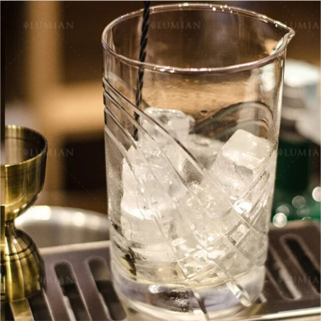 Szklanica barmańska Ariake z lejkiem, pojemność 700 ml, Lumian
